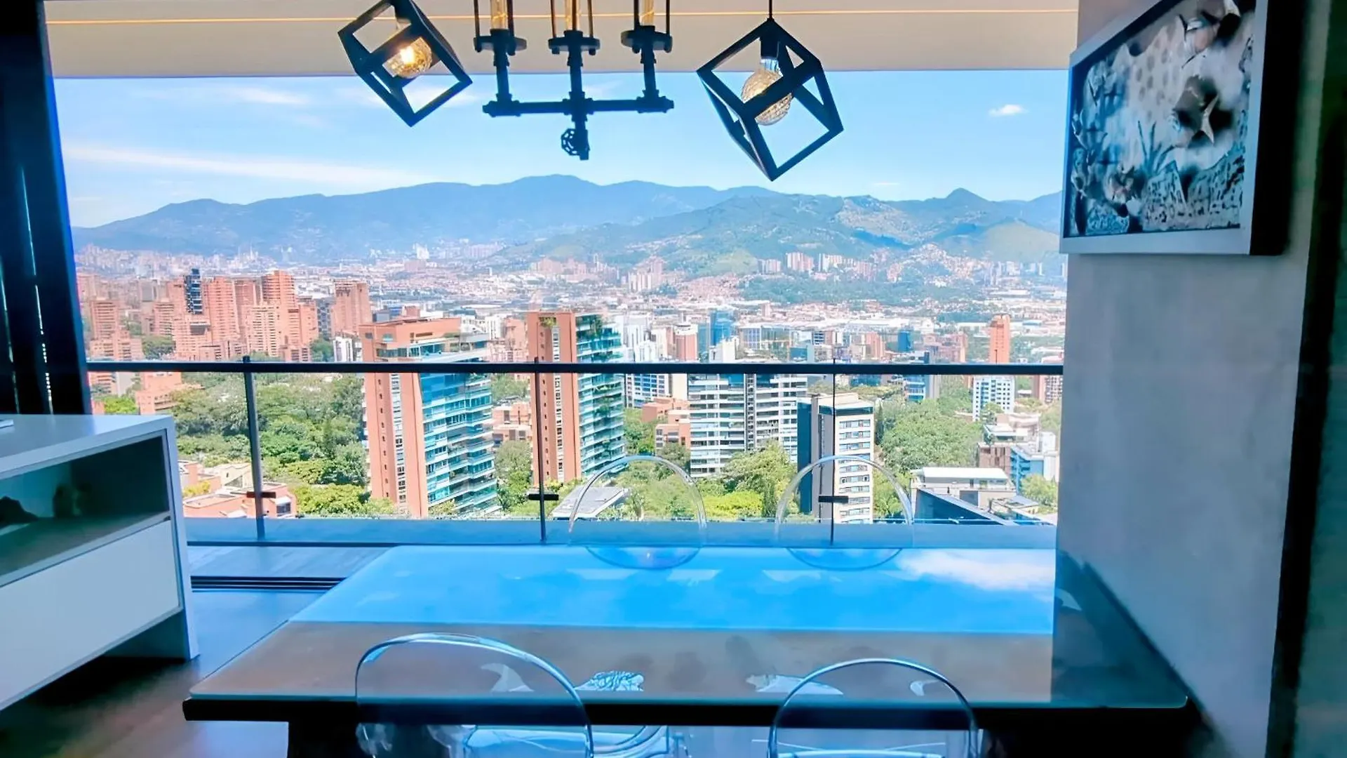 Apartamento De Lujo Con Vista Panoramica En Medellín